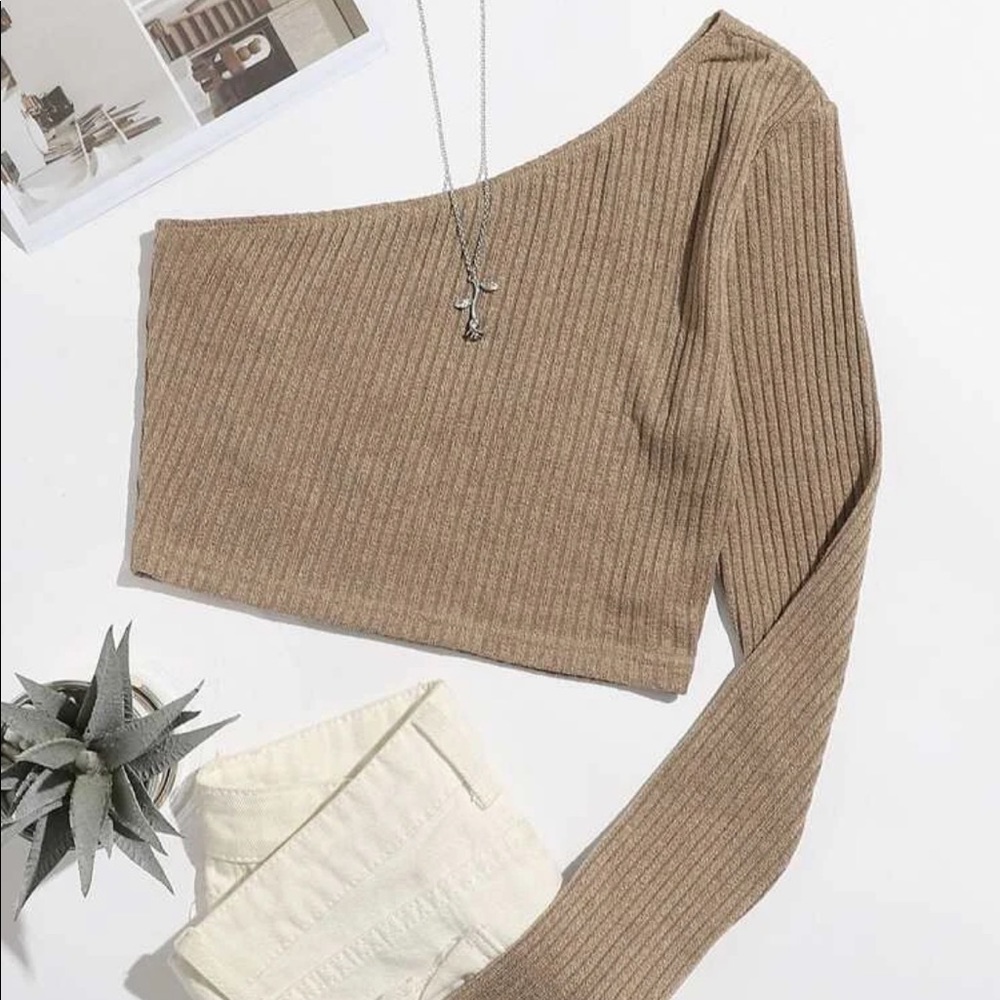 One shoulder croptop